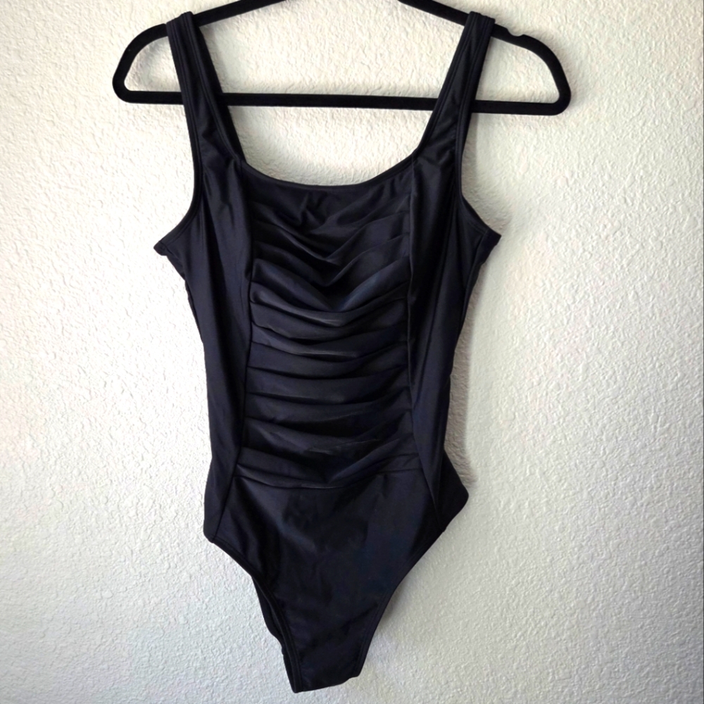 Cupshe Solid Black Ruched Tummy Control One-Piece Swimsuit Size Small